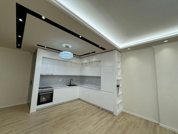 Tirane, shes apartament 3+1+2 , 144 m² 235,000 € (Kompleksi Mateo, Kopshti Botanik Zoologjik)