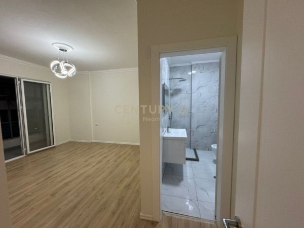 Tirane, shes apartament 3+1+2 , 144 m² 235,000 € (Kompleksi Mateo, Kopshti Botanik Zoologjik)