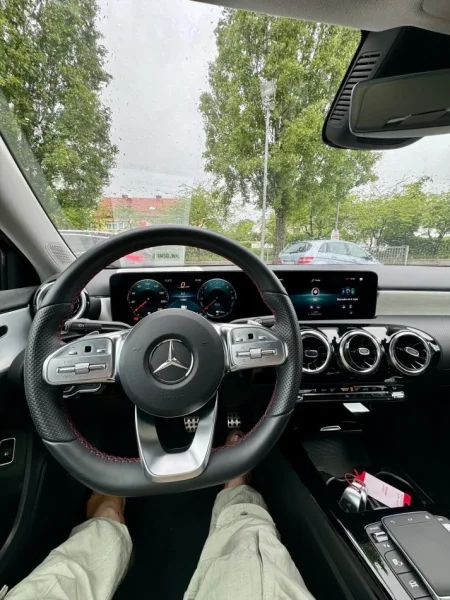 Durres, shes makine elektrike Mercedes Benz A250 E Limo Elektrike+benzin Elektrike, gri metalizato automatik Klima 10900 km 38,000 €