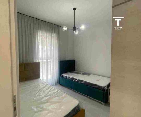 Tirane, jepet me qera apartament 2+1+Ballkon Kati 1, 90 m² 600 € (Don Bosko)