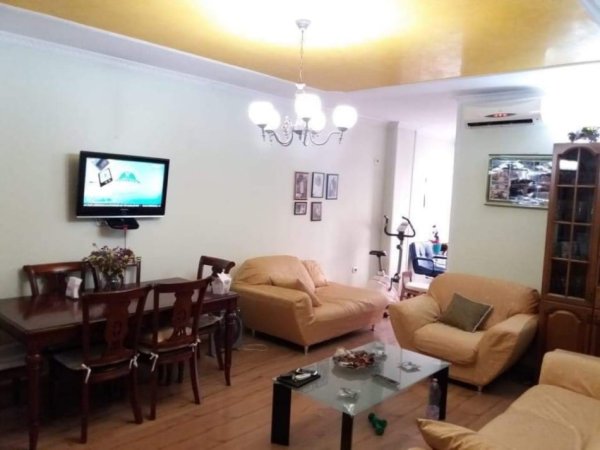 Tirane, jepet me qera apartament 2+1+Ballkon Kati 2, 100 m² 500 € (DON BOSKO)