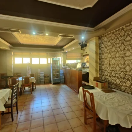 Tirane, jepet me qera ambjent biznesi Kati 1, 150 m² 800 € (SELITE)