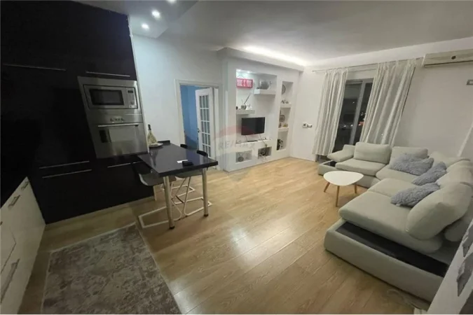 Tirane, jepet me qera apartament 2+1 Kati 7, 100 m² 500 € (Rruga Endri Keko - Ish Venue (Brryli))