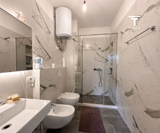 Tirane, shitet apartament 2+1+Ballkon Kati 2, 102 m² 237,000 € (Porcelani)