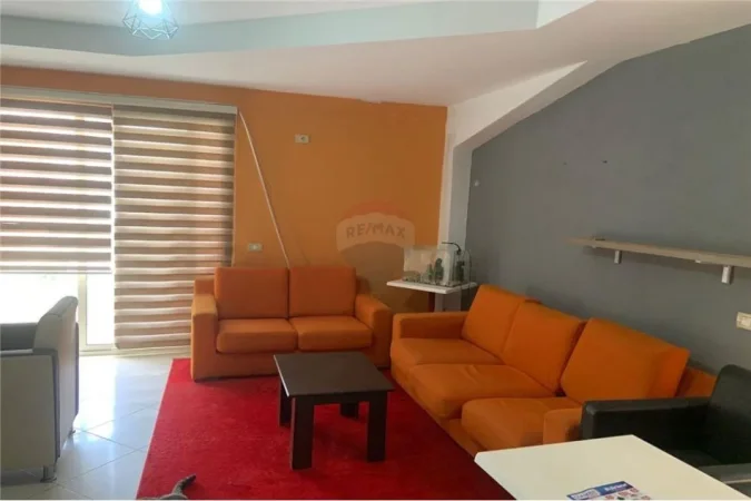 Tirane, shitet ambjent biznesi Kati 2, 286 m² (NJESI KOMERCIALE PER SHITJE TEK FRESKU)