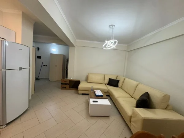 Durres, jepet me qera apartament 2+1 Kati 3, 400 € 