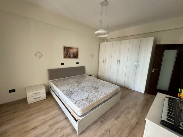 Durres, jepet me qera apartament 2+1 Kati 3, 400 € 