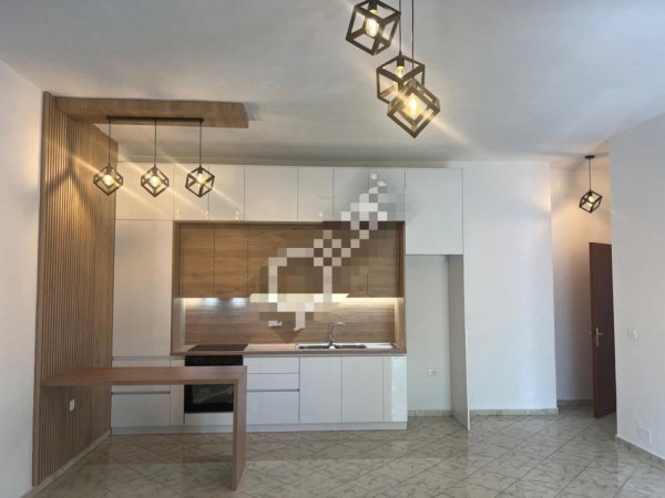 Tirane, jepet me qera apartament 2+1+Ballkon Kati 2, 100 m² 500 € (JORDAN MISJA)