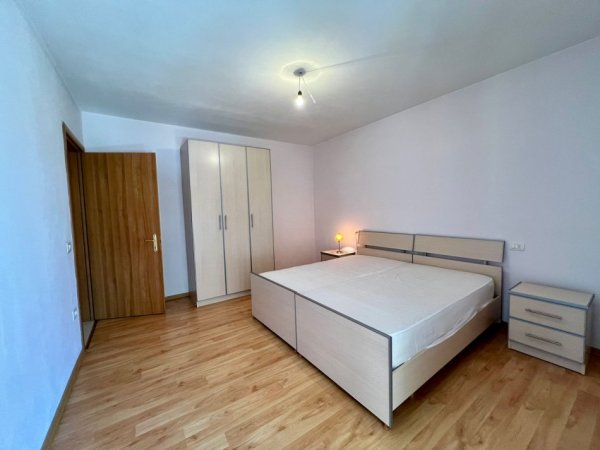 Tirane, jepet me qera apartament 2+1 , 108 m² 800 € (Pazari i ri)
