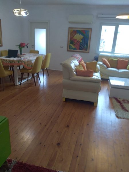 Tirane, jap me qera apartament 2+1+Ballkon Kati 5, 100 m² 600 € (rruga e kosovareve)