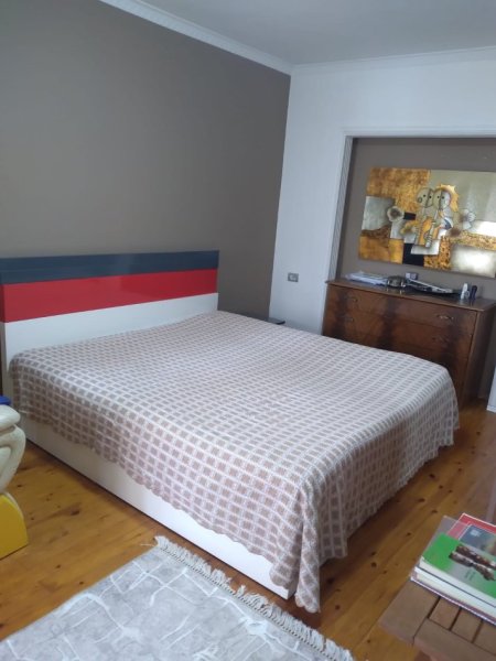 Tirane, jap me qera apartament 2+1+Ballkon Kati 5, 100 m² 600 € (rruga e kosovareve)