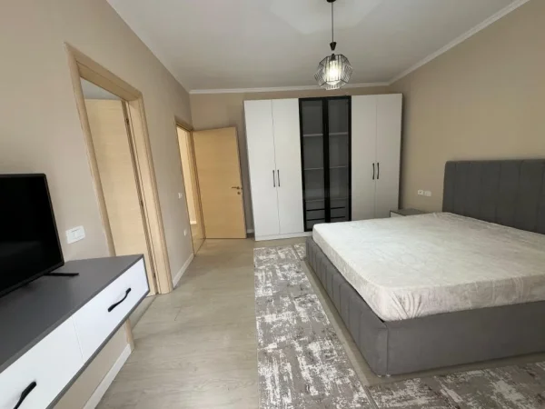 Tirane, shes 2+1+Ballkon Kati 3, 230,000 € (KOPESHTI ZOLOGJIK)