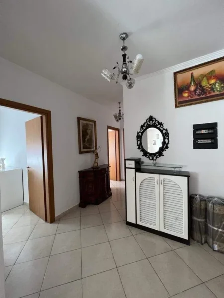 Tirane, jepet me qera apartament 3+1+Ballkon Kati 9, 120 m² 550 € (Astir)