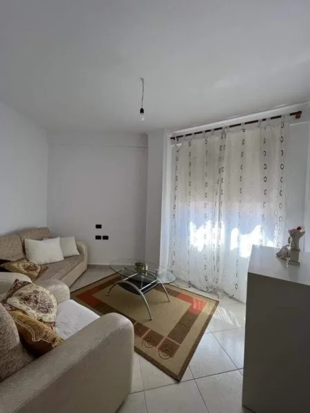 Tirane, jepet me qera apartament 3+1+Ballkon Kati 9, 120 m² 550 € (Astir)