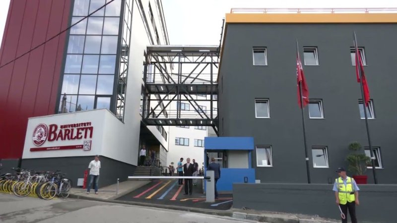 Tirane, jepet me qera apartament 1+1 Kati 5, 85 m² 350 € (Selite)