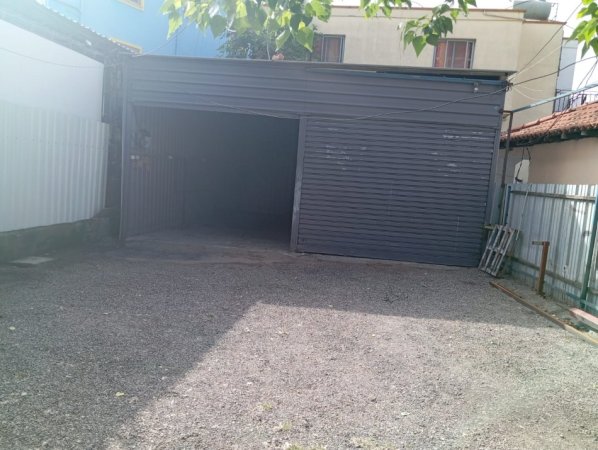 Tirane, jepet me qera ambjent biznesi Kati 0, 170 m² 500 € 