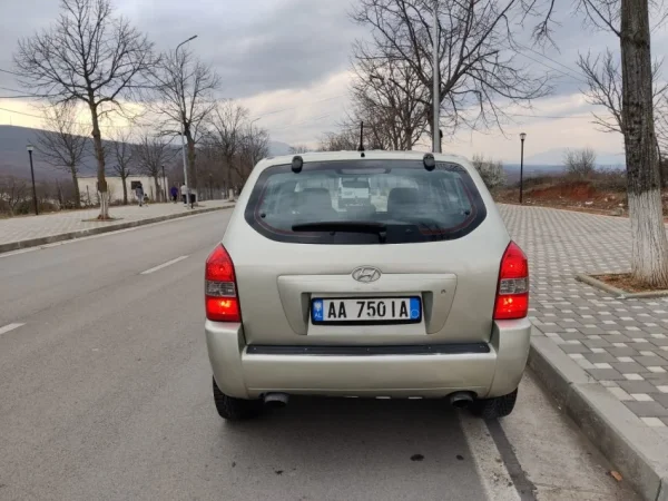 Kukes, shitet SUV | Fuoristrad | Xhip Hyundai Tucson Nafte, bezhë manuale Kondicioner 350000 km 4,100 €