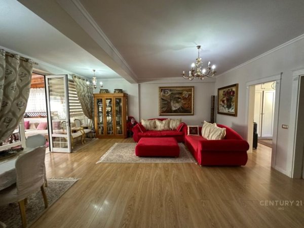 Tirane, shes apartament 3+1+Ballkon , 155 m² 220,000 € (Kodra e Diellit)