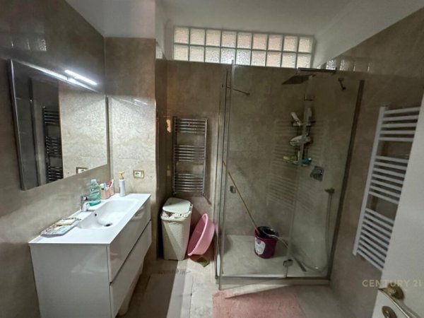 Tirane, shes apartament 3+1+Ballkon , 155 m² 220,000 € (Kodra e Diellit)