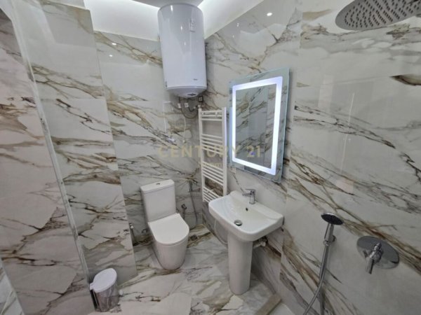 Tirane, jepet me qera apartament Kati 4, 110 m² 400 € 