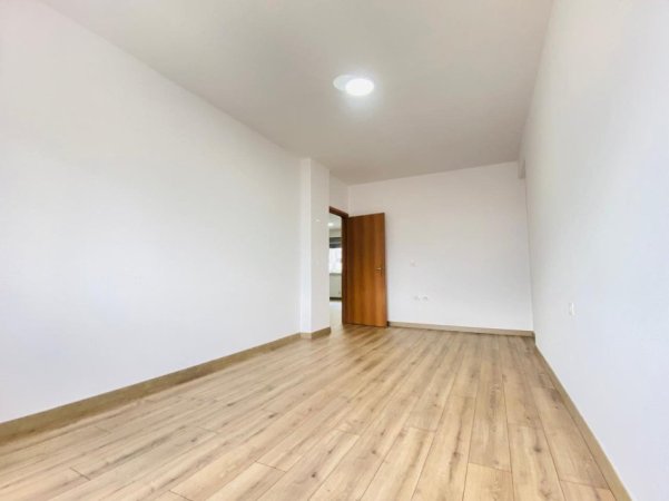 Rruga Dibres ,Kompleksi Halili, shitet apartament 2+1 Kati 7, 80 m² 165,000 €