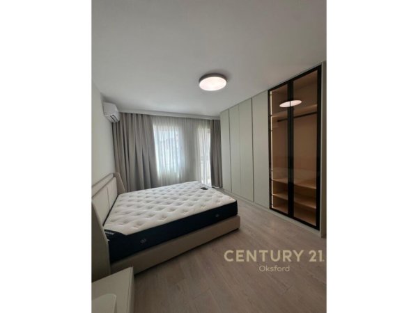 Tirane, shitet apartament 2+1+Ballkon , 103 m² 272,500 € (rruga komuna e parisit)