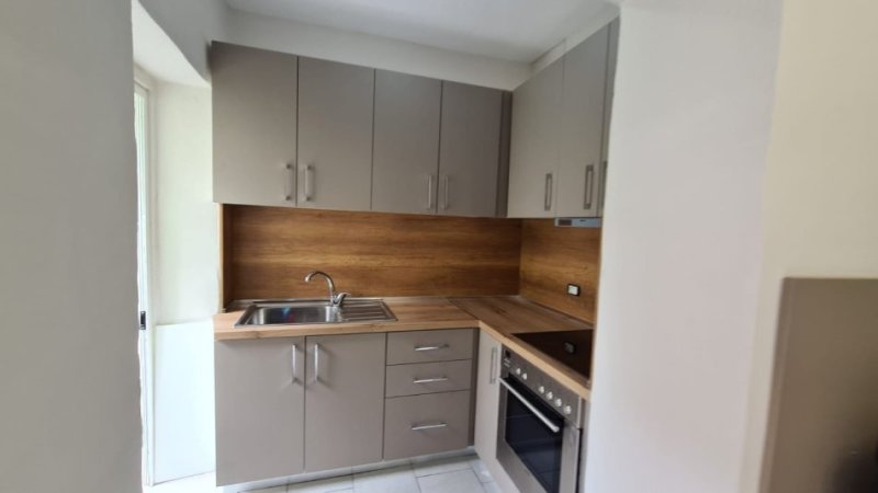 Tirane, jepet me qera apartament 1+1+Aneks+Ballkon Kati 2, 60 m² 470 € (21 Dhjetori)