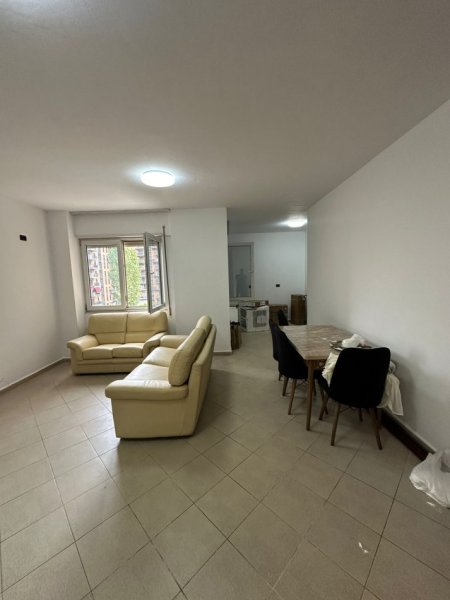 Tirane, jepet me qera apartament 1+1 Kati 2, 70 m² 550 € (Komuna e Parisit)