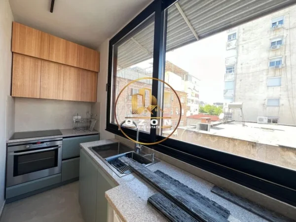 Garsoniere Moderne me Qira në Rrugën e Kavajës 570€/muaj përfshirë drita dhe ujë!