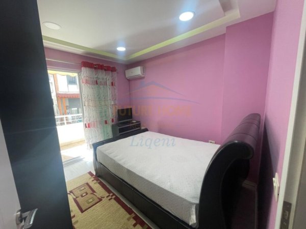 Tirane, jepet me qera apartament 1+1 Kati 4, 70 m² 450 € (Liqeni i Thate)