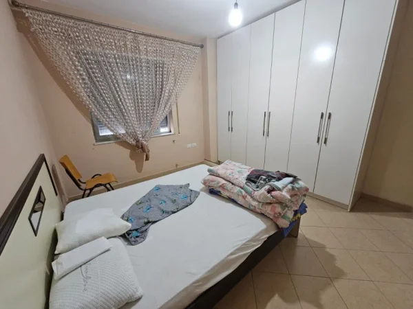 Tirane, jepet me qera apartament 1+1 Kati 5, 70 m² 300 € (Fresk)