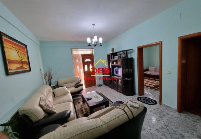 Vlore, shitet shtepi 2+1 Kati 0, 100 m² 110,000 € (Rruga Janaq Kilica)