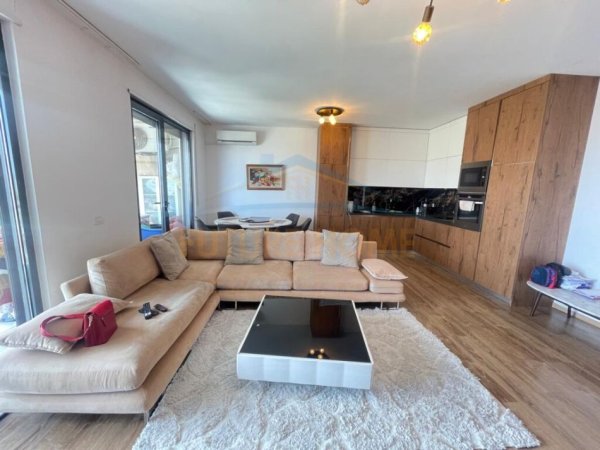 Tirane, jepet me qera apartament 2+1+Ballkon Kati 7, 120 m² 800 € (Ish Parku)