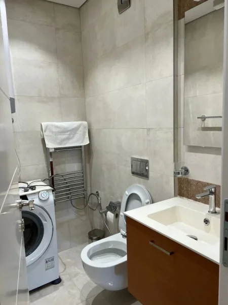 Tirane, jepet me qera apartament 2+1 Kati 8, 90 m² 1,200 € 