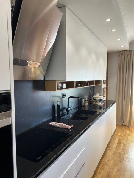 Tirane, jepet me qera apartament 2+1 Kati 8, 90 m² 1,200 € 