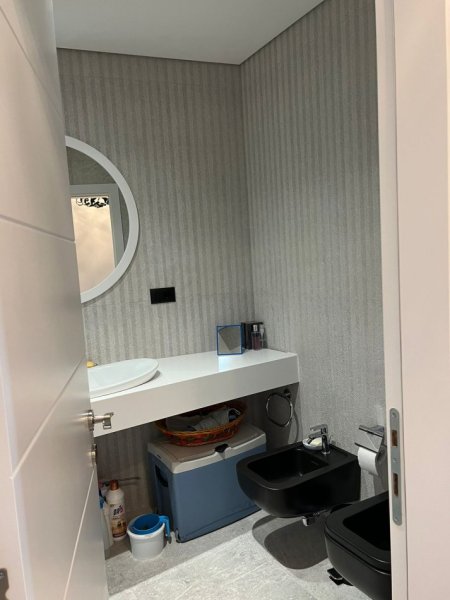 Tirane, jepet me qera apartament 2+1 Kati 8, 90 m² 1,200 € 
