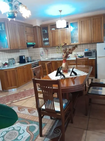 Tirane, shitet apartament 3+1+2,Kati 3, 120 m² 265,000 € (9-Katëshet)