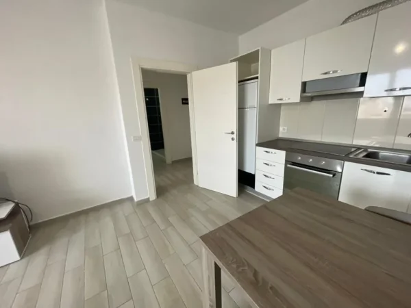 Durres, jepet me qera apartament 1+1 Kati 6, 87 m² 350 € 