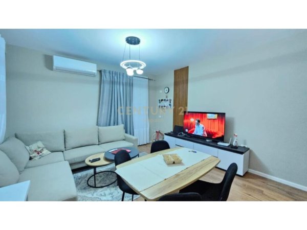 Tirane, shitet apartament 2+1 Kati 3, 86 m² 160,000 € 