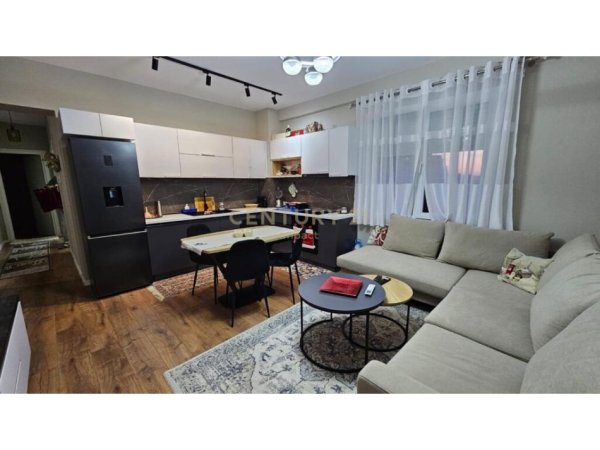 Tirane, shitet apartament 2+1 Kati 3, 86 m² 160,000 € 