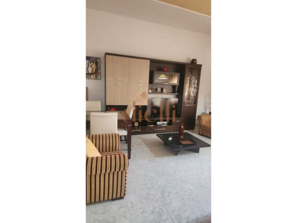 Tirane, jepet me qera apartament 1+1 , 80 m² 80 €