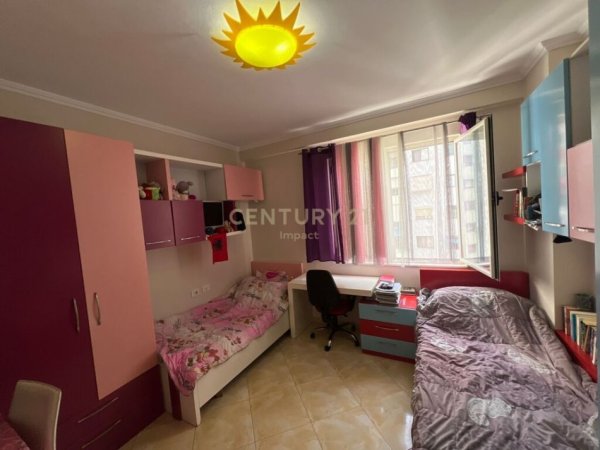 Tirane, shes apartament 2+1+Ballkon Kati 2, 100 m² 137,000 € (Yzberisht)