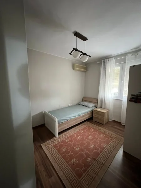 Tirane, jepet me qera 3+1 Kati 2, 100 m² 650 € (Rruga e Barrikadave)