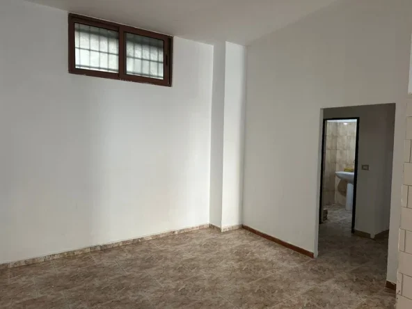 Tirane, shitet ambjent biznesi Kati 0, 93 m² 120,000 € (Mihal Grameno)