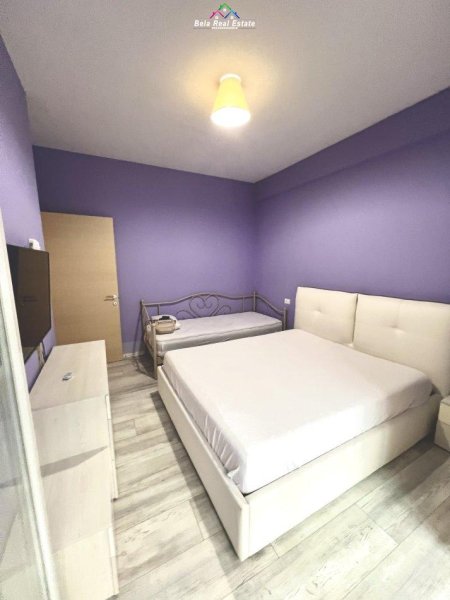 Tirane, jepet me qera apartament 2+1 Kati 2, 70 m² 450 € (kopshti botanik)