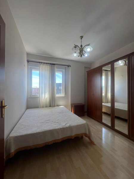 Shqiperi, jepet me qera apartament 2+1+Ballkon Kati 2, 110 m² 700 € 