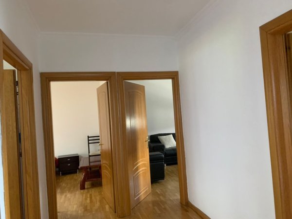 Tirane, jepet me qera apartament 2+1 Kati 3, 73 m² 400 € 