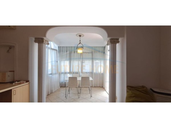 Shqiperi, jepet me qera apartament 1+1 Kati 8, 87 m² 650 € (RRUGA E KAVAJES)
