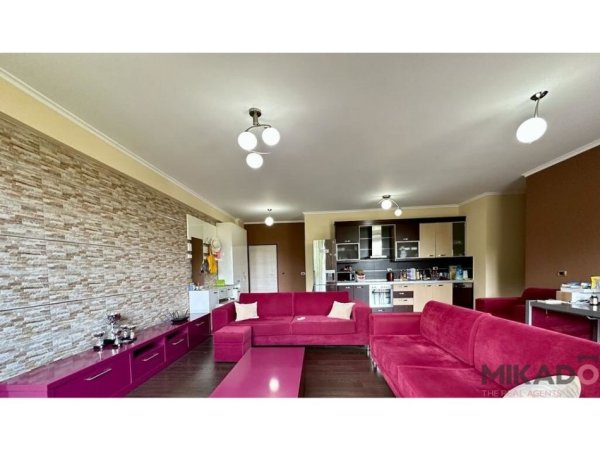 Tirane, shitet apartament 3+1+Ballkon Kati 2, 127 m² 220,000 € (Kopshti botanik)
