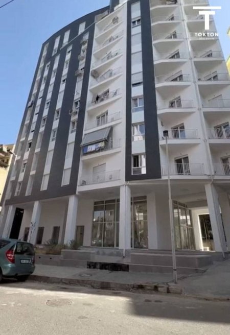 Tirane, shitet apartament 2+1+Ballkon , 112 m² 256,450 € (Rruga e Barrikadave)